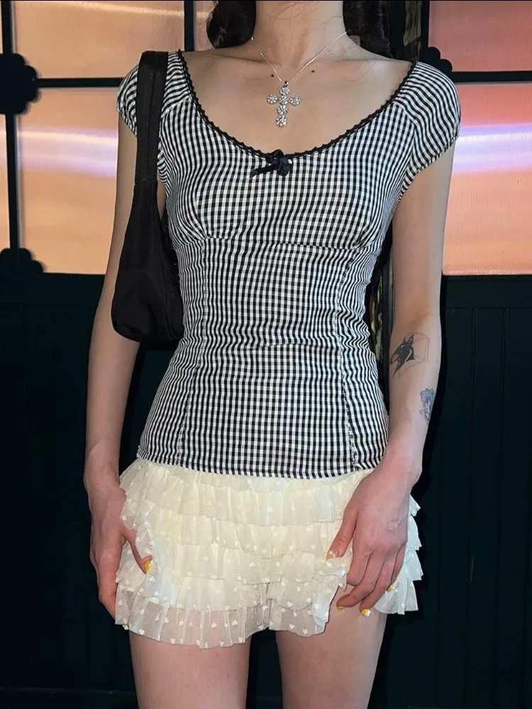 HOUZHOU Y2k Sexy Streetwear T Shirts Women American Retro Vintage Harajuku Striped Lace Patchwork Bow Slim Tees Tops Summer 2024
HOUZHOU Y2k Sexy Streetwear T Shirts Women American Retro Vintage Harajuku Striped Lace Patchwork Bow Slim Tees Tops Summer 2024