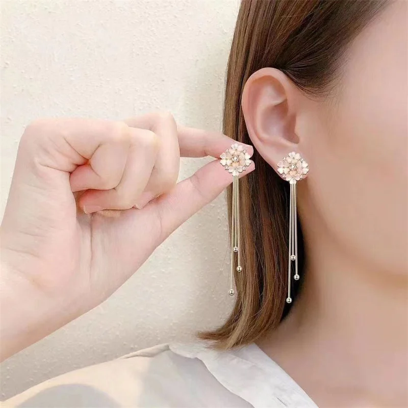 

1Pair Fashion Korean Style Long Dangle Earrings For Women Shiny Flower Tassel Drop Earring Vintage Gold Color Jewelry