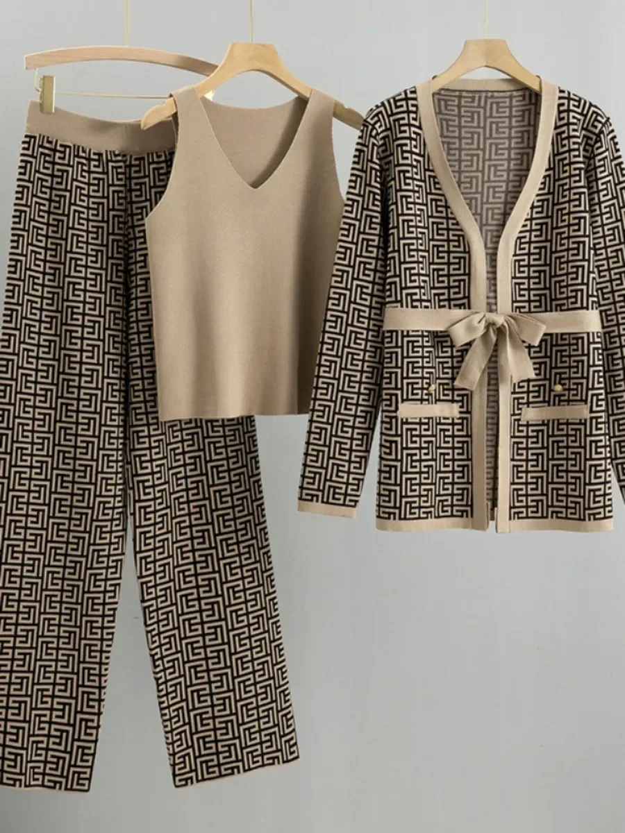 Winter Women Knitted 3 Pieces Set Muslim Casual Thicken Jacket Sweater Coat +Knitted Top +pant 3PCS Suits Warm Set Abaya 2024
Winter Women Knitted 3 Pieces Set Muslim Casual Thicken Jacket Sweater Coat +Knitted Top +pant 3PCS Suits Warm Set Abaya 2024