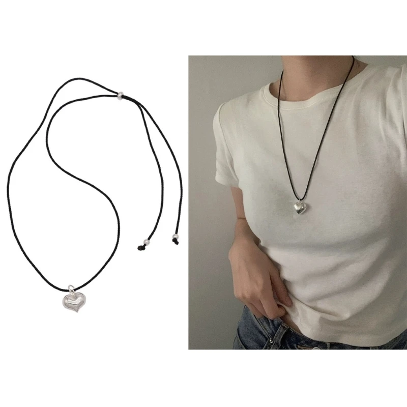 European and American Novel Simple Love Pendant All-match Clavicle Chain Adjustable Black Rope Cold Wind Necklace
European and American Novel Simple Love Pendant All-match Clavicle Chain Adjustable Black Rope Cold Wind Necklace