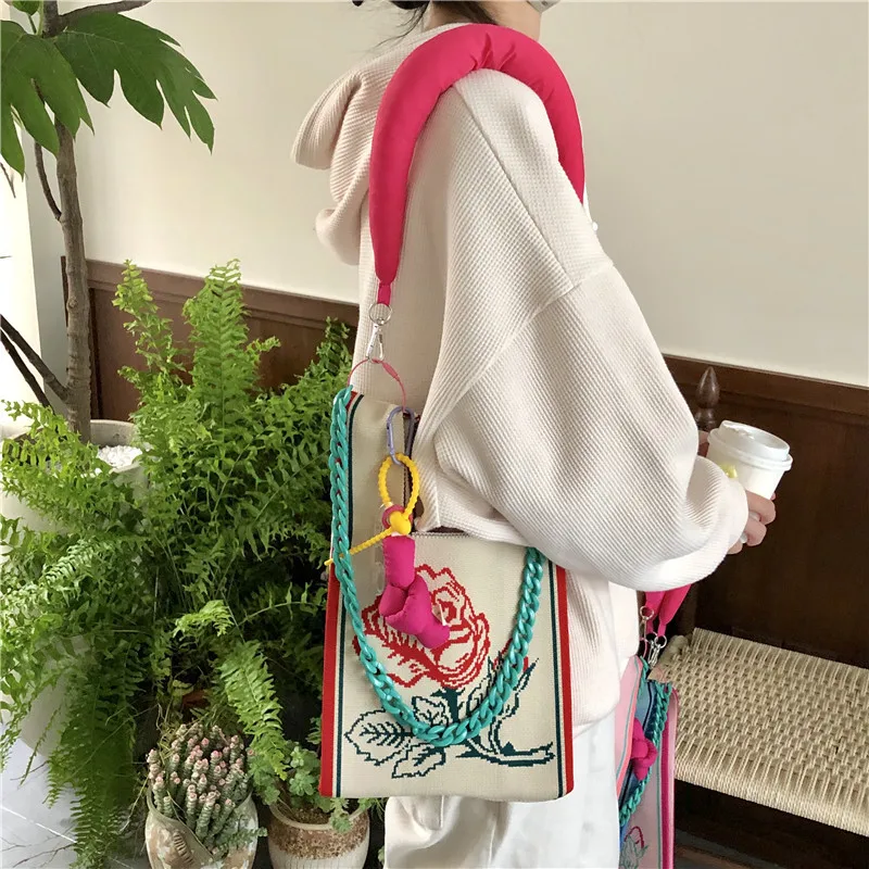 NEW Crochet Wrist Bag Women Handbags Cute Knitting Shoulder Crossbody Bags for Women 2022 flowers Candy Color Shopper Tote
NEW Crochet Wrist Bag Women Handbags Cute Knitting Shoulder Crossbody Bags for Women 2022 flowers Candy Color Shopper Tote