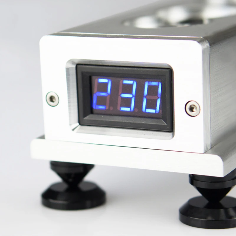 US American Standard Alluminum Power Supply Filter Power Purifier Socket With Voltage Display extension socket For HiFi Audio
US American Standard Alluminum Power Supply Filter Power Purifier Socket With Voltage Display extension socket For HiFi Audio