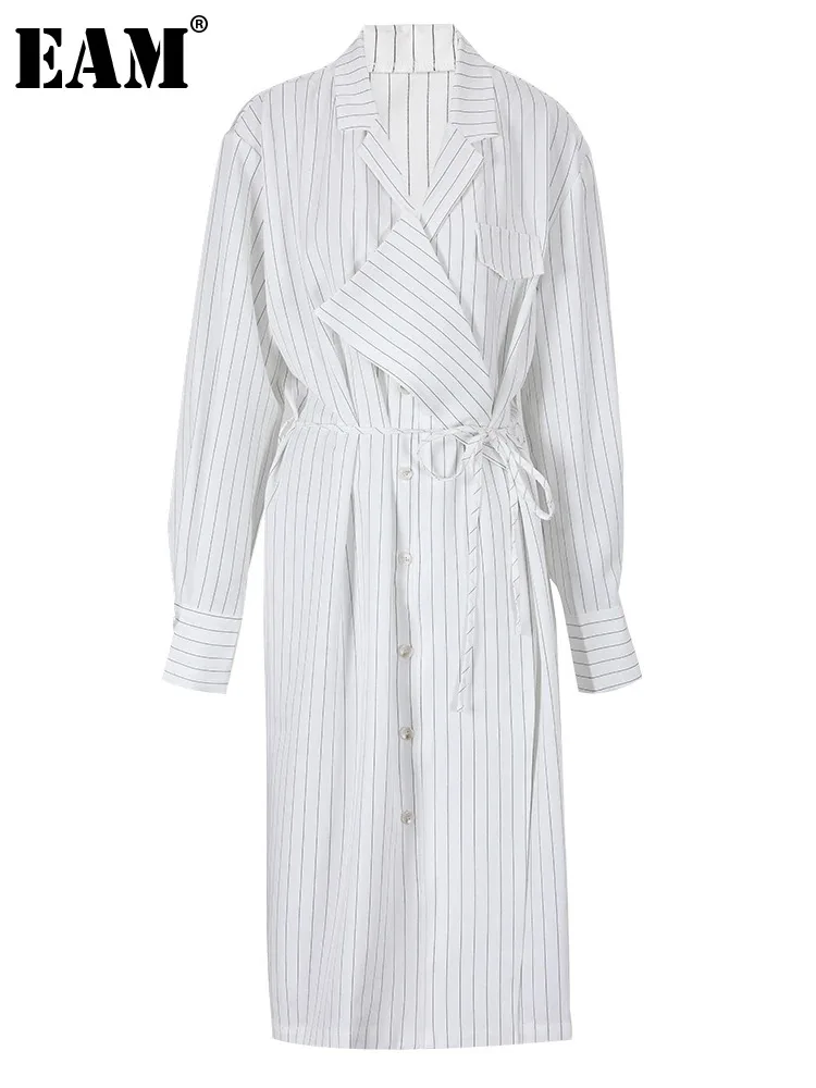 

[EAM] Women White Belted Striped Big Size Trench New Lapel Long Sleeve Windbreaker Fashion Tide Spring Autumn 2024 7AB367