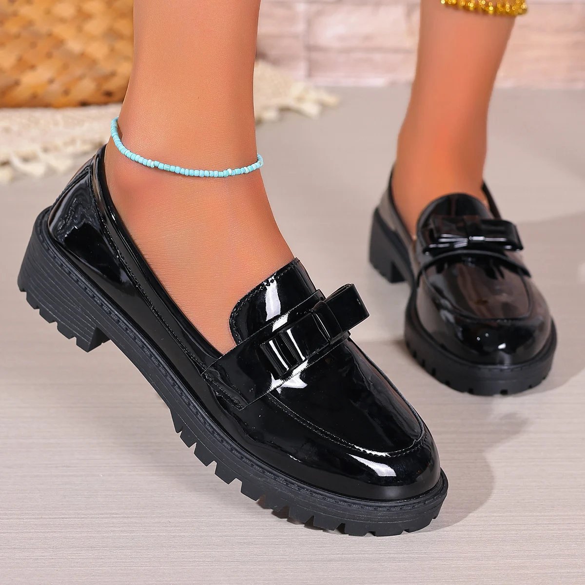 womens-casual-square-heel-shoes-front-view