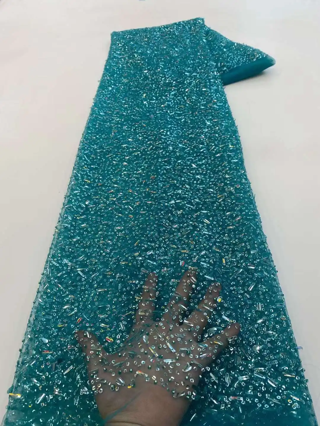 

Высококачественная кружевная ткань ручной работы из бисера Вышивка французское кружевное свадебное платье вышитая Аква Тюлевая ткань