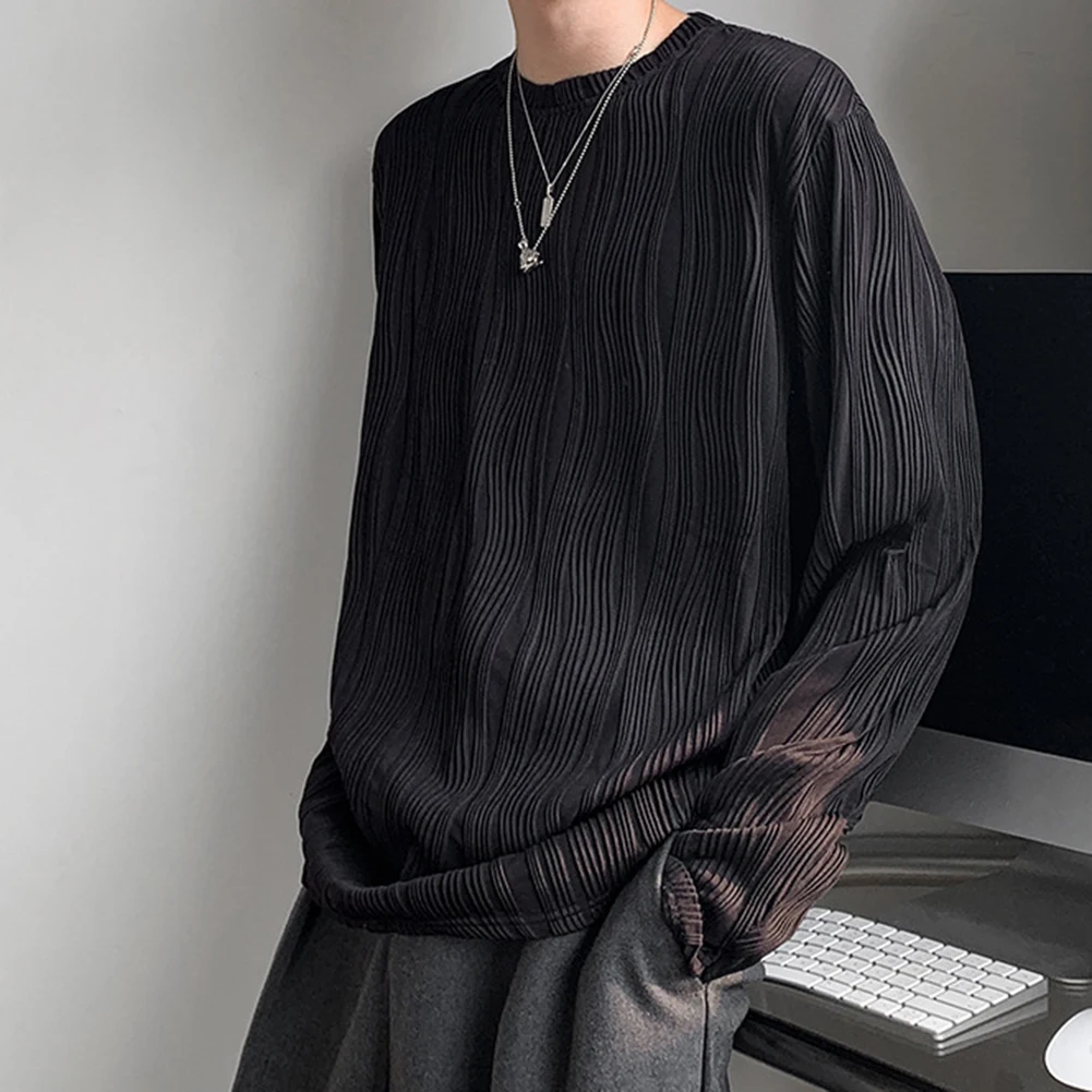 Мужская Однотонная футболка с круглым вырезом, на осень/весну 
Мужская Однотонная футболка с круглым вырезом, на осень/весну