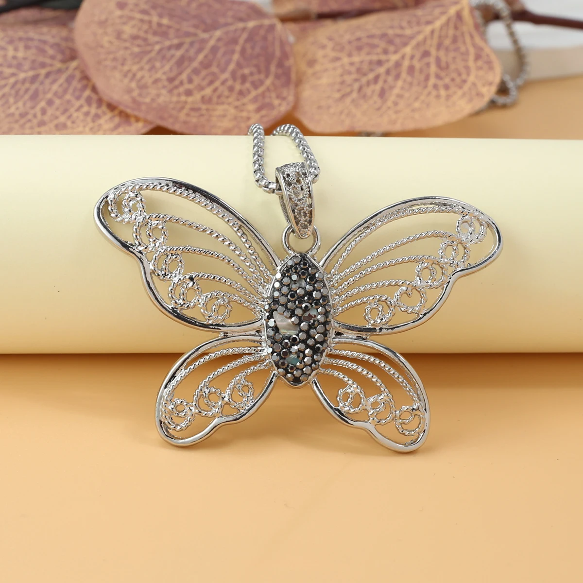 New Style Metal Butterfly Animal Pendant Necklace Rhinestones Charms Stainless Steel Chain Choker Necklaces Jewelry Fashion Gift
New Style Metal Butterfly Animal Pendant Necklace Rhinestones Charms Stainless Steel Chain Choker Necklaces Jewelry Fashion Gift