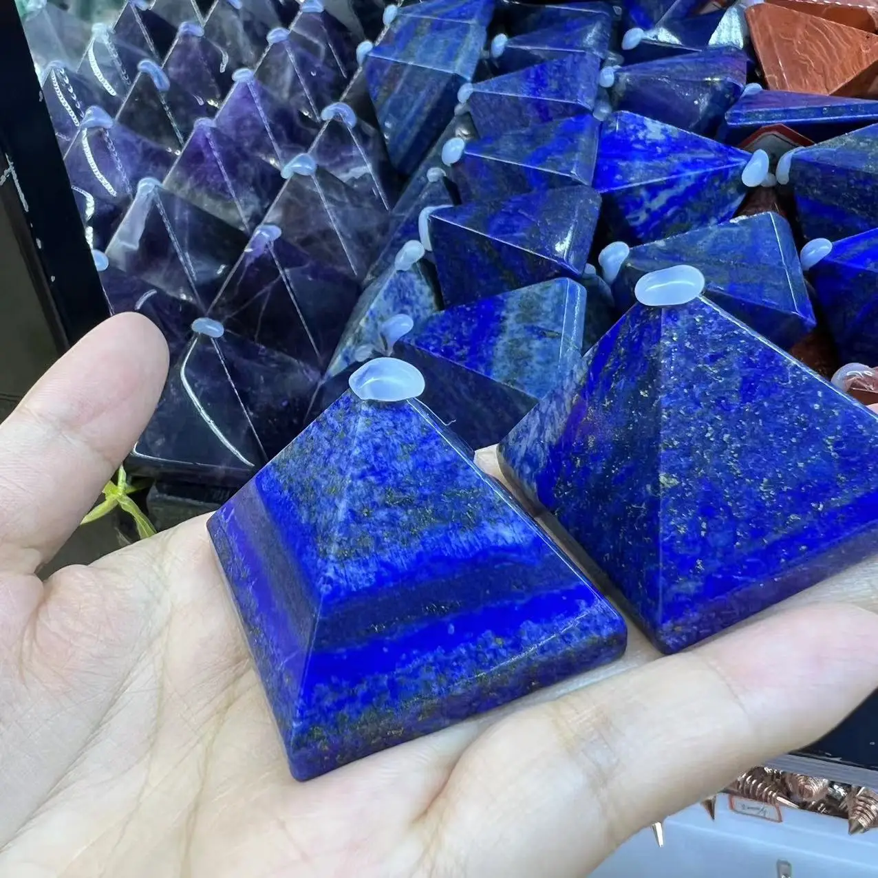 

4CM Natural Crystal lapis lazuli Pyramid Quartz Healing Stone Chakra Reiki Crystal Point Energy Home Decor Handmade Crafts