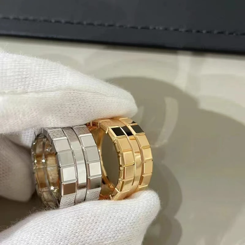The new 925 Silver Skate Ring is a simple and exquisite luxury brand jewelry party Valentine's Day gift for ladies
The new 925 Silver Skate Ring is a simple and exquisite luxury brand jewelry party Valentine's Day gift for ladies
