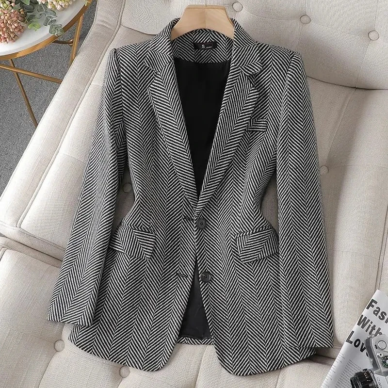 Women Coffee Gray Stripe Formal Blazer New Long Sleeve Single Breasted Business Jacket Coat Ladies Office Blazers Outerwear 4XL
Women Coffee Gray Stripe Formal Blazer New Long Sleeve Single Breasted Business Jacket Coat Ladies Office Blazers Outerwear 4XL