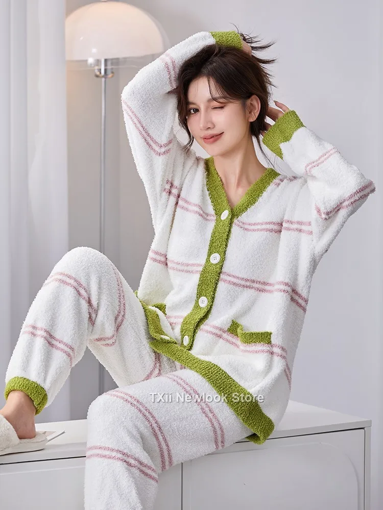 

TXii Half Velvet Pajamas Women's Winter 2023 New Style Small Fresh Striped Thickened Outer Wearing Coral Velvet Home Clothes Set