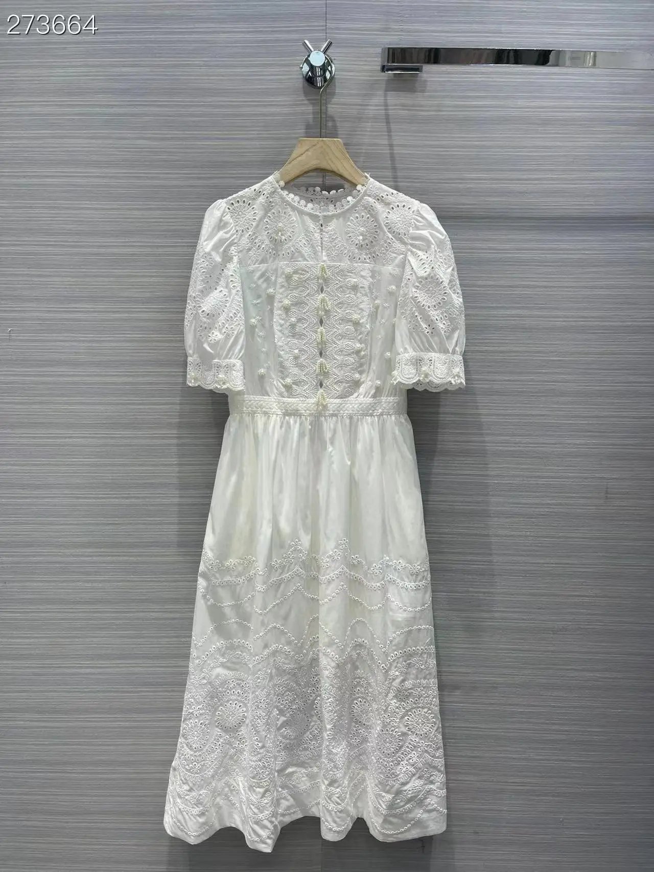 Runway Fashion Women Summer Dress 2022 New Flower Embroidery Hollow Out Beading Elegant Party Vacation Long Dress
Runway Fashion Women Summer Dress 2022 New Flower Embroidery Hollow Out Beading Elegant Party Vacation Long Dress