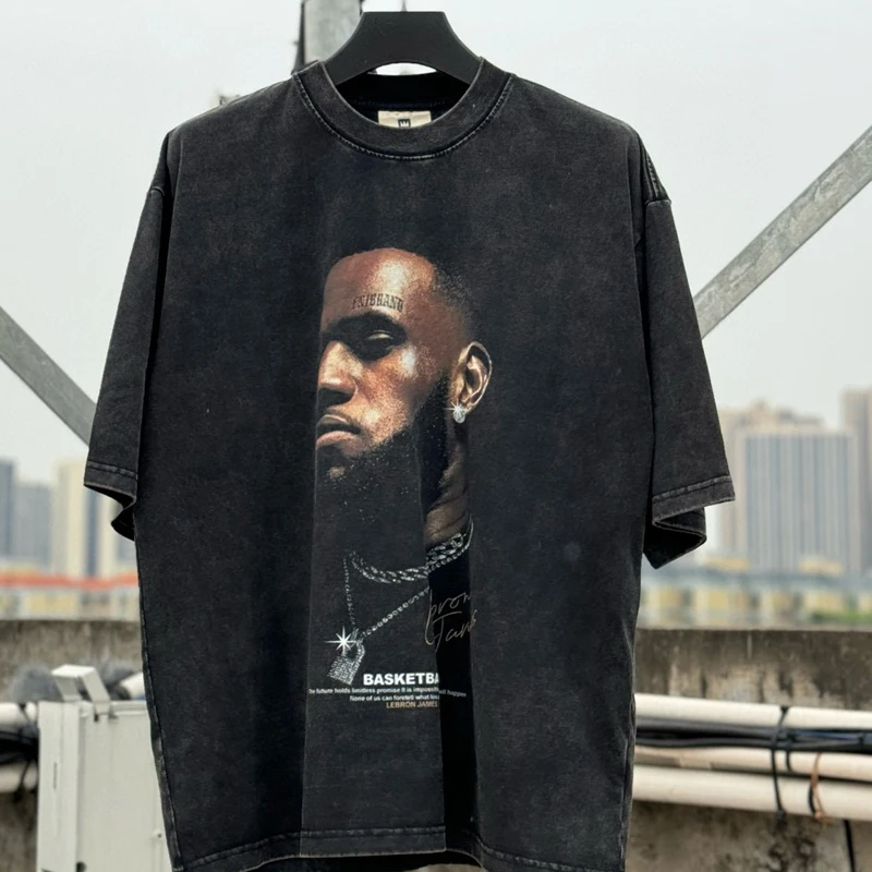 Уличная одежда KANYE в американском стиле, Классическая Летняя модная тенниска с принтом большой головы, новая модная мужская майка с коротким рукавом, Черная
Уличная одежда KANYE в американском стиле, Классическая Летняя модная тенниска с принтом большой головы, новая модная мужская майка с коротким рукавом, Черная