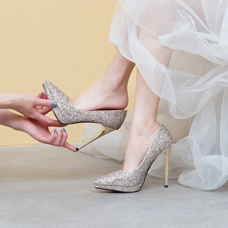 Wedding Shoes Female Crystal Bride Dress Pumps 2022 New Supper High Heel 12cm Waterproof Platform Sequin Cloth Glass Slipper
Wedding Shoes Female Crystal Bride Dress Pumps 2022 New Supper High Heel 12cm Waterproof Platform Sequin Cloth Glass Slipper