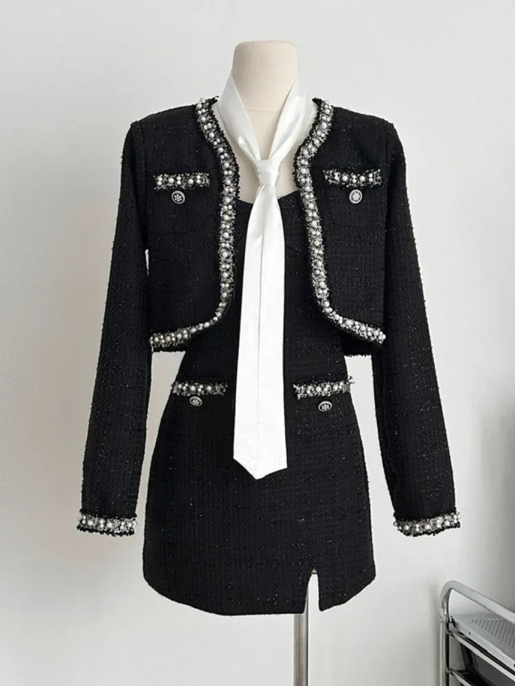 Women Black Tweed Elegant Luxury 2 Piece Set Autumn Winter Small Fragrance Wool Jacket Coat + Spaghetti Strap A-Line Ladies Suit
Women Black Tweed Elegant Luxury 2 Piece Set Autumn Winter Small Fragrance Wool Jacket Coat + Spaghetti Strap A-Line Ladies Suit