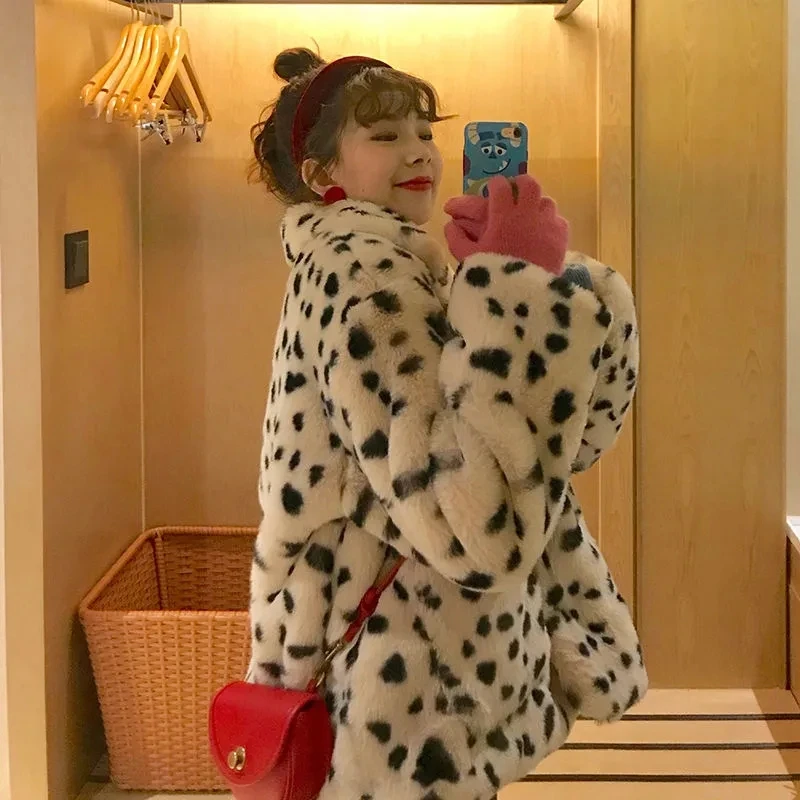 2023 Winter New Faux Fur Leopard Fur Coat Korean Fur Coat Women's Winter Warm Thicken Long Coat Women's Loose Cotton Coat
2023 Winter New Faux Fur Leopard Fur Coat Korean Fur Coat Women's Winter Warm Thicken Long Coat Women's Loose Cotton Coat