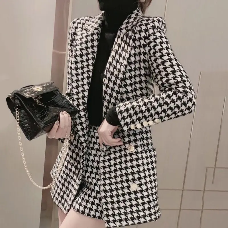 Runway Winter Tweed Dress Set Autumn Women's Party Suits Sequins Office Woolen Jacket Coat with Skirt 2 Piece Clothes
Runway Winter Tweed Dress Set Autumn Women's Party Suits Sequins Office Woolen Jacket Coat with Skirt 2 Piece Clothes