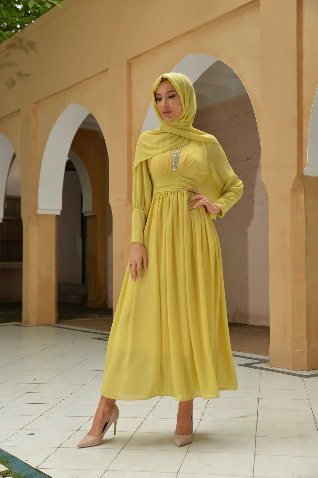 Fashionable New Chiffon Muslim Women's Round Neck Ironing Drill With Headband Slim Arab Long-sleeved Lace Dress
Fashionable New Chiffon Muslim Women's Round Neck Ironing Drill With Headband Slim Arab Long-sleeved Lace Dress