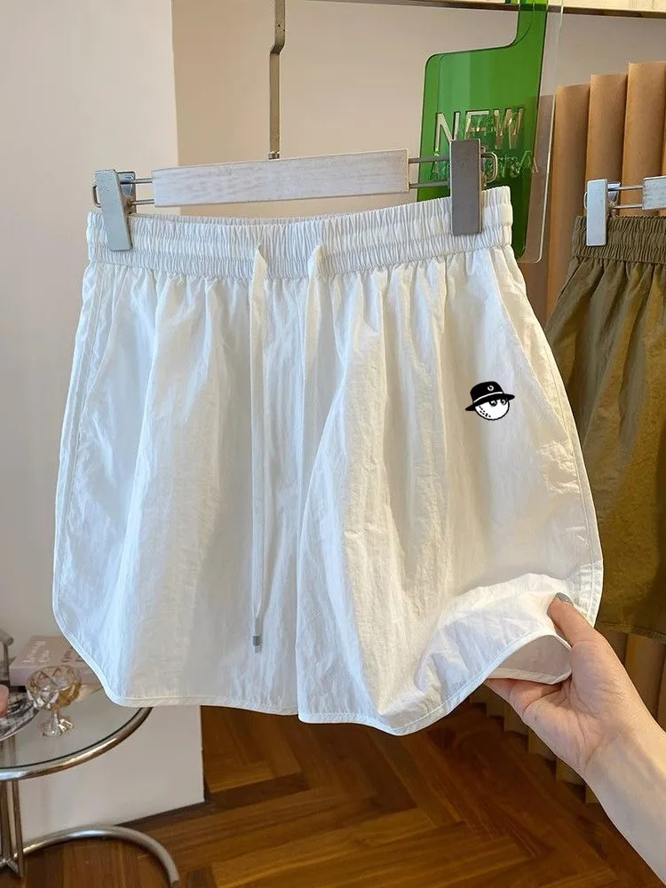 말본 Summer Women's Golf Wear 2024 Luxury Brand Golf Shorts Korean Golf Clothing Women Quick Drying Casual Sports Shorts 여성골프반바지 
말본 Summer Women's Golf Wear 2024 Luxury Brand Golf Shorts Korean Golf Clothing Women Quick Drying Casual Sports Shorts 여성골프반바지