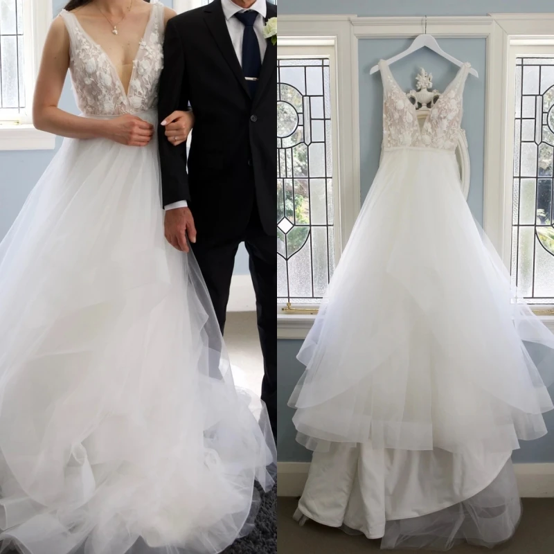 13956# Modern Sweep Train Straps V-neck Wedding Dress Elegant Appliques Lace Backless Wedding Gown Bridal Gown Hochzeitskleid 
13956# Modern Sweep Train Straps V-neck Wedding Dress Elegant Appliques Lace Backless Wedding Gown Bridal Gown Hochzeitskleid