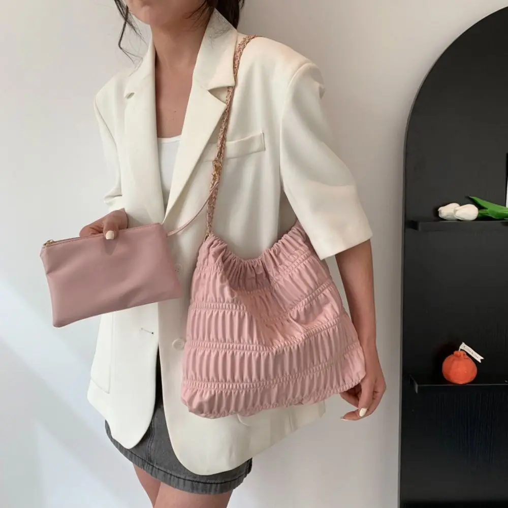 PU Ruched Handbags Portable 5 Colors Large Capacity Vest Underarm Bag Tote Shopping Bag Soft Cloth Shoulder Bags Women
PU Ruched Handbags Portable 5 Colors Large Capacity Vest Underarm Bag Tote Shopping Bag Soft Cloth Shoulder Bags Women
