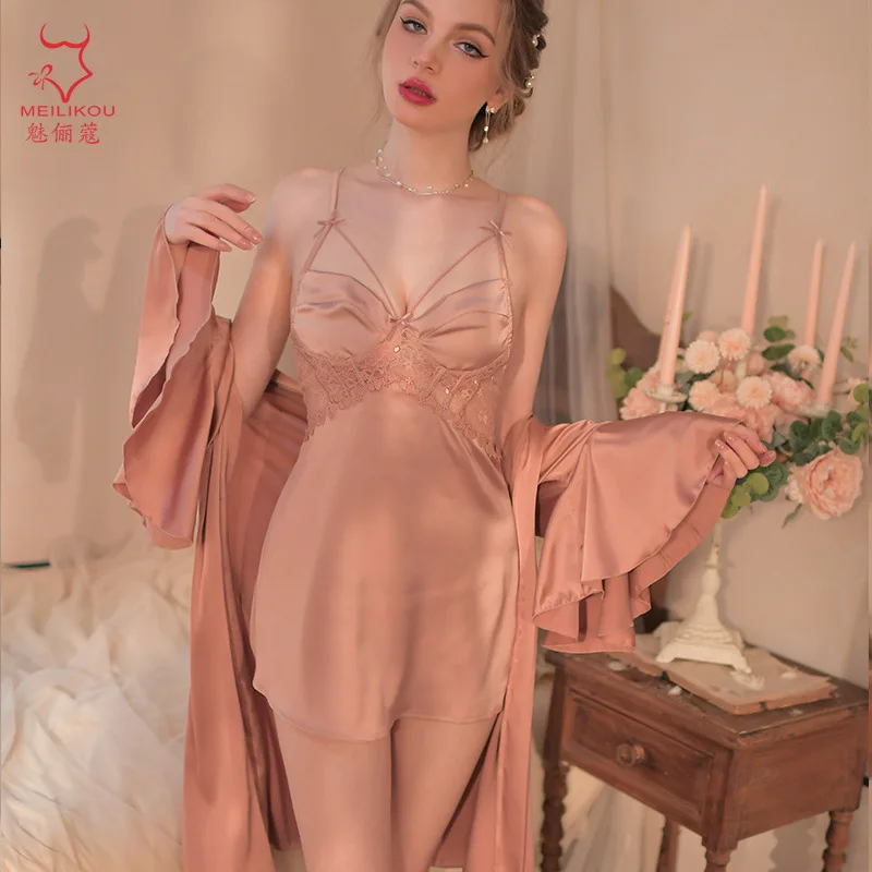 Summer new comfortable home sling high elastic satin French home can be worn outside the robe set
Summer new comfortable home sling high elastic satin French home can be worn outside the robe set