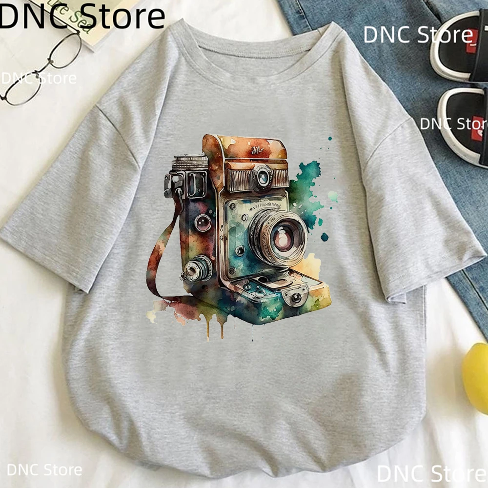 Vintage Watercolor Camera Print Gray T-Shirt For Women Harajuku Shirt Summer Fashion Tops Tee Shirt Femme Bird Butterfly T-Shirt
Vintage Watercolor Camera Print Gray T-Shirt For Women Harajuku Shirt Summer Fashion Tops Tee Shirt Femme Bird Butterfly T-Shirt