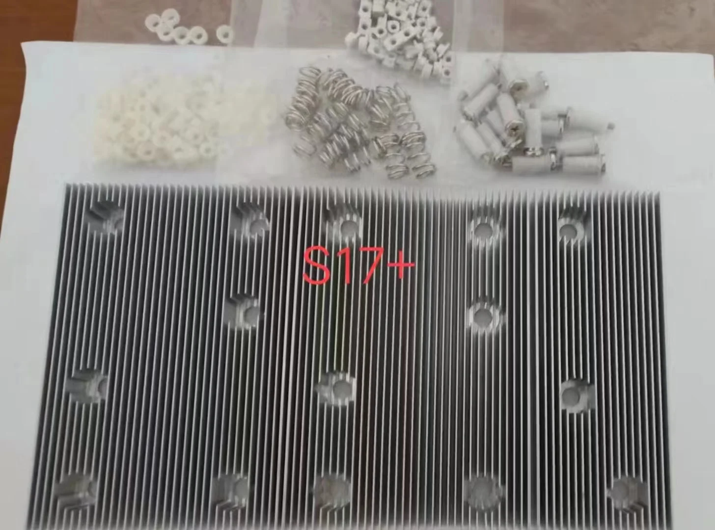 Радиатор Refit s для Antminer S17 серии S17/S17 Pro /S17 +/T17/T17 +/T17e, Модернизированный радиатор BM1397 BM1397AG
Радиатор Refit s для Antminer S17 серии S17/S17 Pro /S17 +/T17/T17 +/T17e, Модернизированный радиатор BM1397 BM1397AG