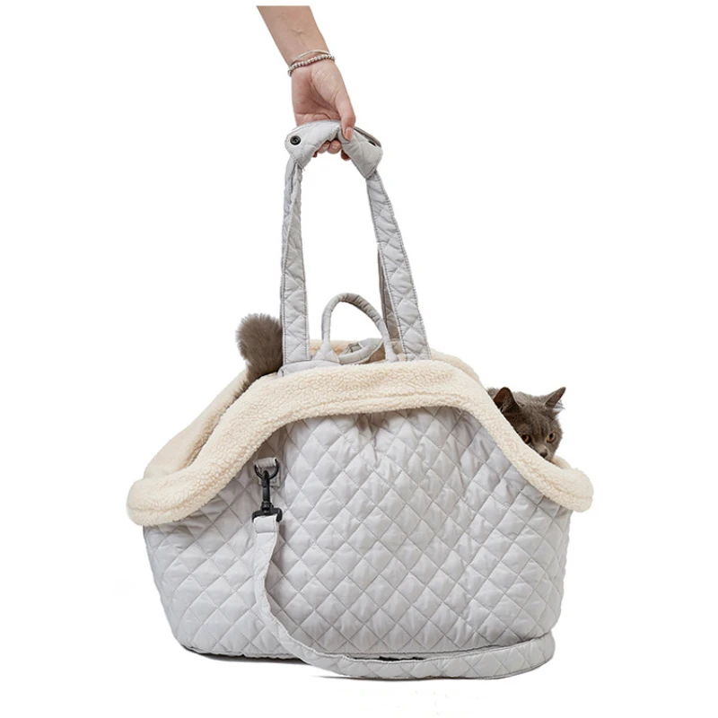 Pet Carrying bag Cat Carriers Small Dog Warm Bag Kitten Travel Bag Cats Carrier Puppy Carrier Bag for Cats Go Out Pet Supplies
Pet Carrying bag Cat Carriers Small Dog Warm Bag Kitten Travel Bag Cats Carrier Puppy Carrier Bag for Cats Go Out Pet Supplies