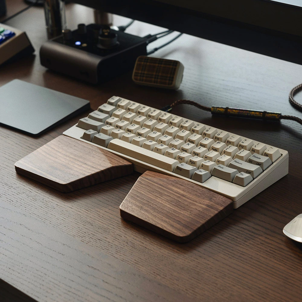 

ECHOME Walnut Carvings Keyboard Hand Rest Original Split Wooden Wrist Rest Ergonomic for 65% 75% 87 Keys Mechanical Keyboards
