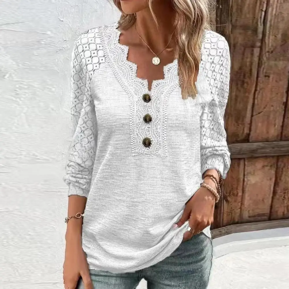 Lace Pullover Chic Lace-decorated Women's Tops Soft Breathable Pullovers Buttoned V-necks for Spring Fall Fashion V Collar Lace
Lace Pullover Chic Lace-decorated Women's Tops Soft Breathable Pullovers Buttoned V-necks for Spring Fall Fashion V Collar Lace