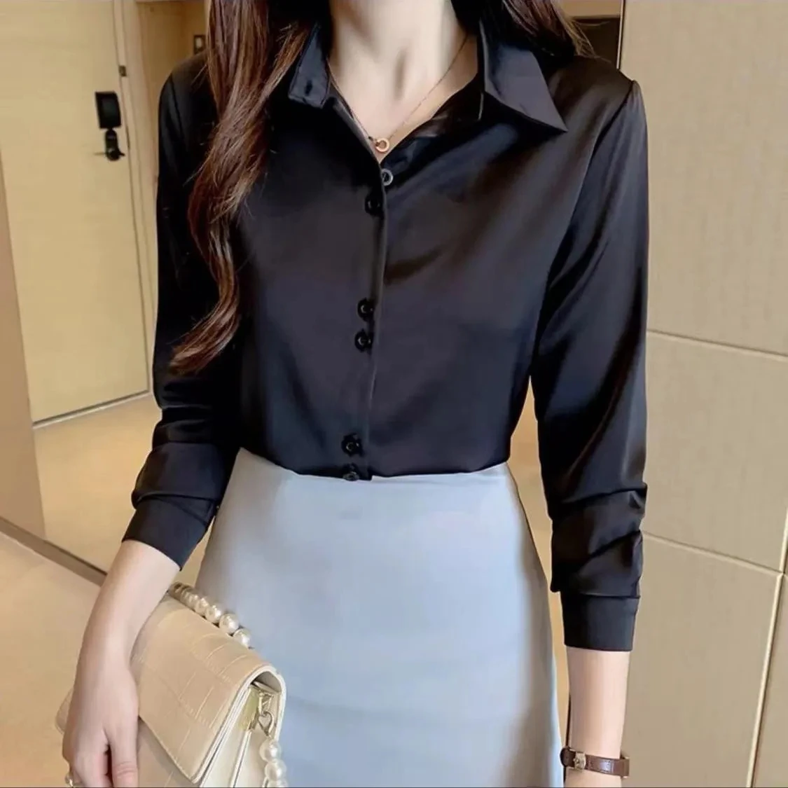Satin Shirt Women 2022 Spring Autumn New Fashion Slim Versatile Blouse Female Casual Long Sleeve Single breasted Chiffon Shirt
Satin Shirt Women 2022 Spring Autumn New Fashion Slim Versatile Blouse Female Casual Long Sleeve Single breasted Chiffon Shirt