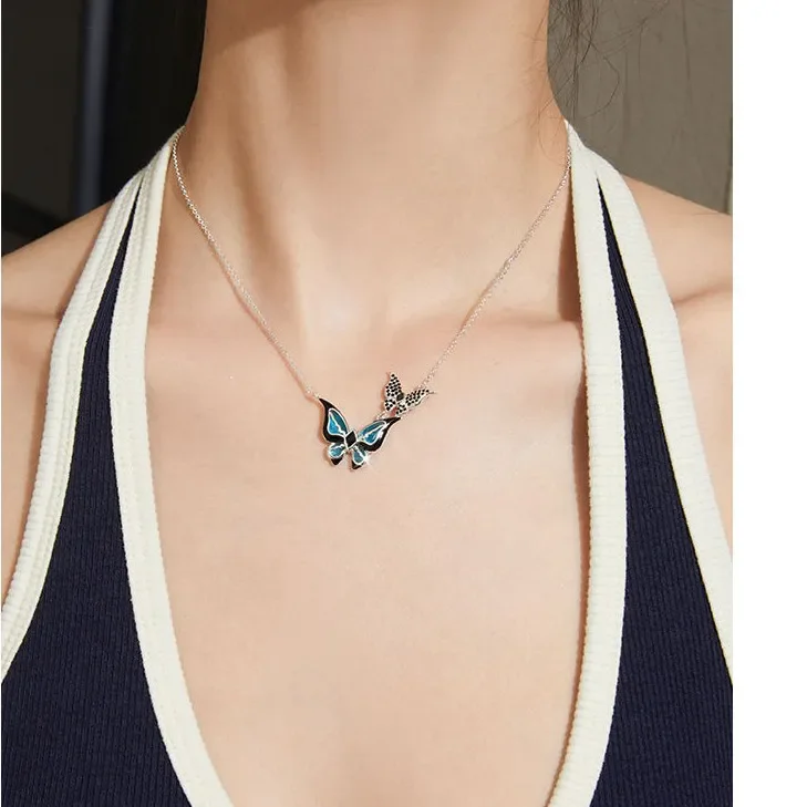 Gorgeous Style Silver Color Blue Shadow Butterfly Pendant Necklace Women's Exquisite High-end Banquet Party Necklace 
Gorgeous Style Silver Color Blue Shadow Butterfly Pendant Necklace Women's Exquisite High-end Banquet Party Necklace