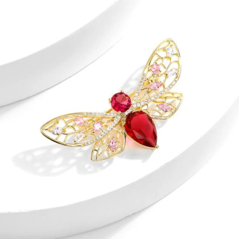Luxury Ruby Bee Brooch for Women Fashion Animal Gemstone Metal Lapel Pin Elegant Girls Party Fixed Clothes Pin Gift Accessories
Luxury Ruby Bee Brooch for Women Fashion Animal Gemstone Metal Lapel Pin Elegant Girls Party Fixed Clothes Pin Gift Accessories