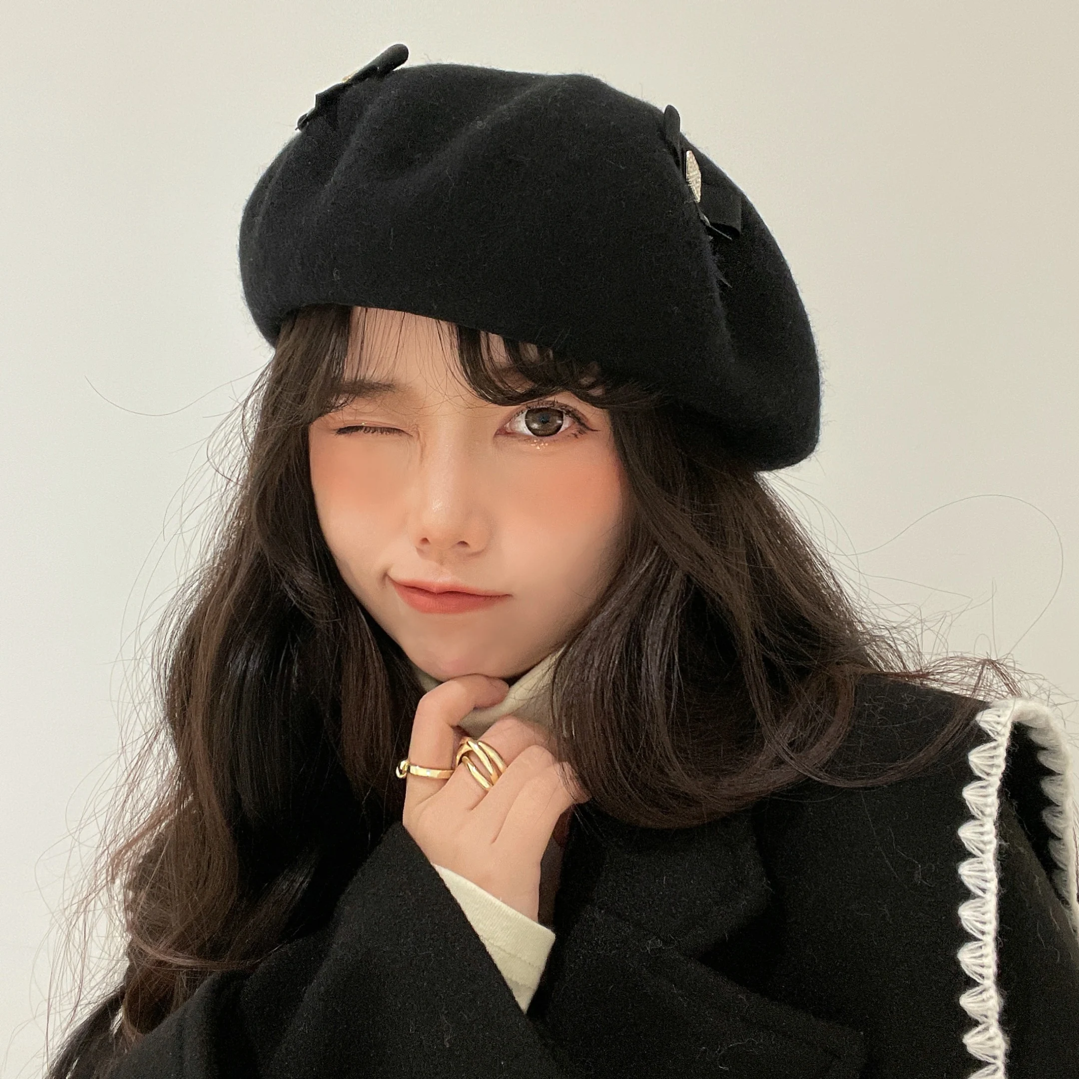 

Luna&Dolphin Japanese Women Wool British Style Berets Wild Models Rhinestone Bow Artist Cap Winter Girl's Painter Beanie Hat