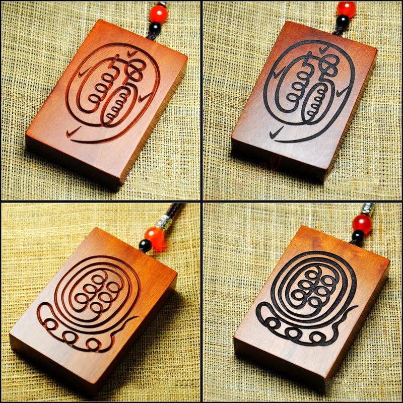 Lightning strike jujube Golden hanging tag Peace seal, Exquisite Taoist ritual articles
Lightning strike jujube Golden hanging tag Peace seal, Exquisite Taoist ritual articles