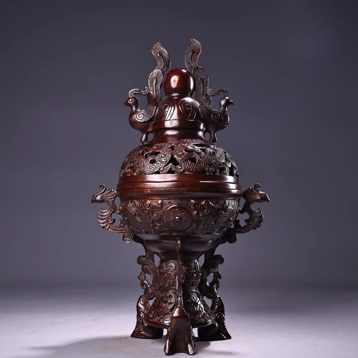 11"Tibetan Temple Collection Old Purple Bronze Phoenix Statue Dragon pattern Phoenix ear incense burner Town house Worship Hall
11"Tibetan Temple Collection Old Purple Bronze Phoenix Statue Dragon pattern Phoenix ear incense burner Town house Worship Hall