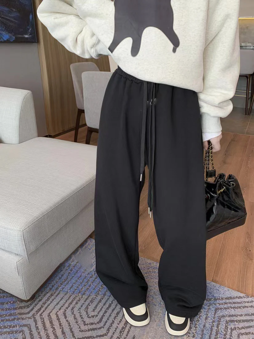Women's Autumn and Winter Trousers Korean Trendy Brand Embroidered Straight Loose and Versatile Fashion Casual Sweatpants
Women's Autumn and Winter Trousers Korean Trendy Brand Embroidered Straight Loose and Versatile Fashion Casual Sweatpants