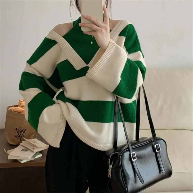 Fake Two Halterneck Off-the-shoulder Loose Striped Sweater Women's Languid Style Fall/Winter 2023 Pullover Knitwear Jumper Tops
Fake Two Halterneck Off-the-shoulder Loose Striped Sweater Women's Languid Style Fall/Winter 2023 Pullover Knitwear Jumper Tops