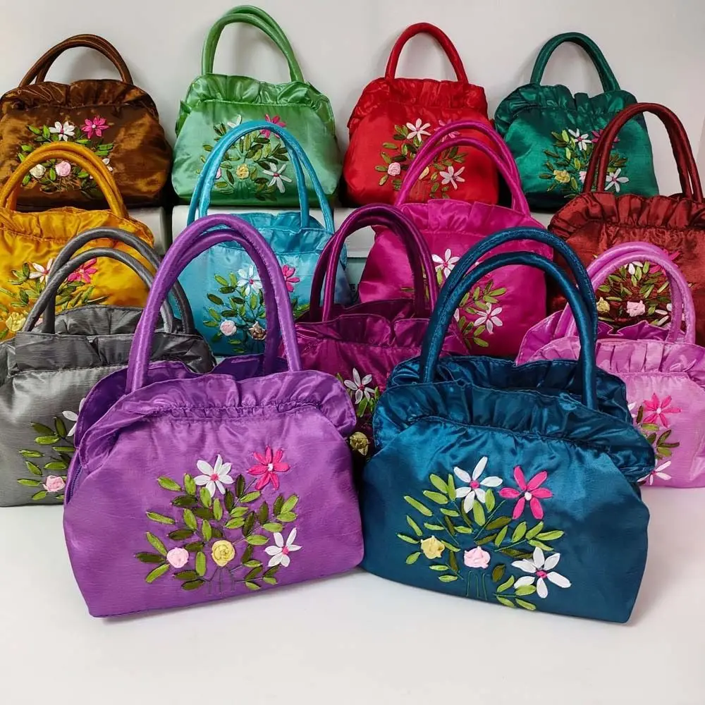 Satin Silk Embroidery Flower Handbag Ruffle Leaf Zipper Flower Wrist Bag Mommy Bag Small Purse Wallet Ethnic Style Tote Bag
Satin Silk Embroidery Flower Handbag Ruffle Leaf Zipper Flower Wrist Bag Mommy Bag Small Purse Wallet Ethnic Style Tote Bag