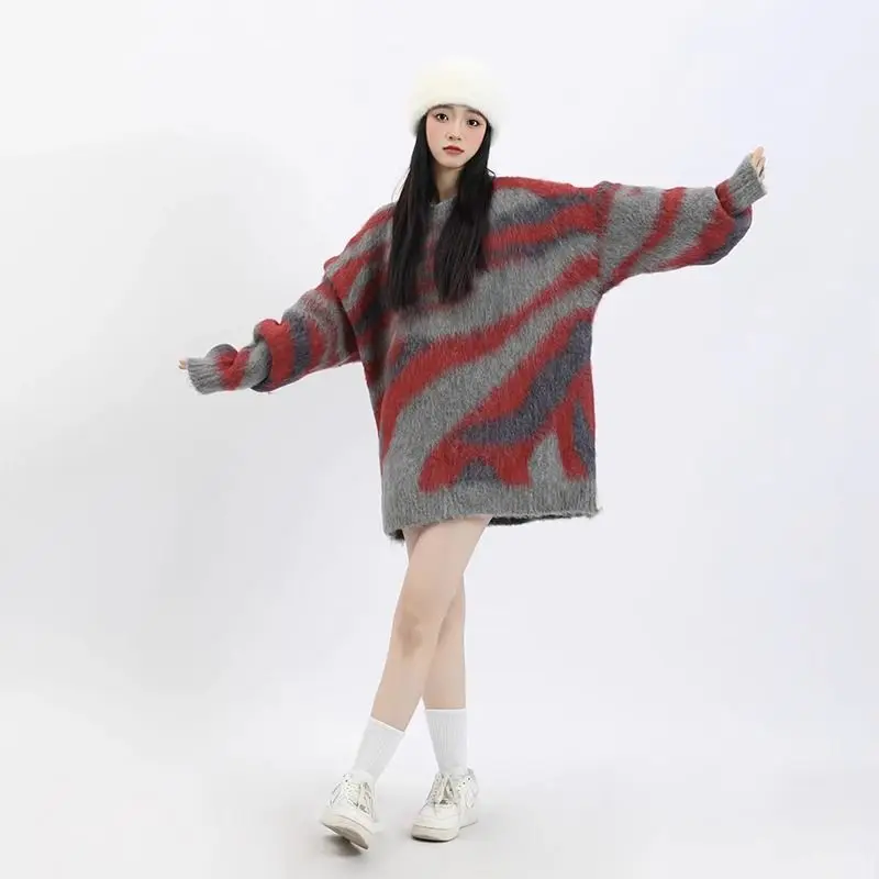 Spring Autumn Retro Street Style Fashinable Contrast Mohair Lazy Round Neck Long Sleeve Loose Knitted Sweater For Women
Spring Autumn Retro Street Style Fashinable Contrast Mohair Lazy Round Neck Long Sleeve Loose Knitted Sweater For Women