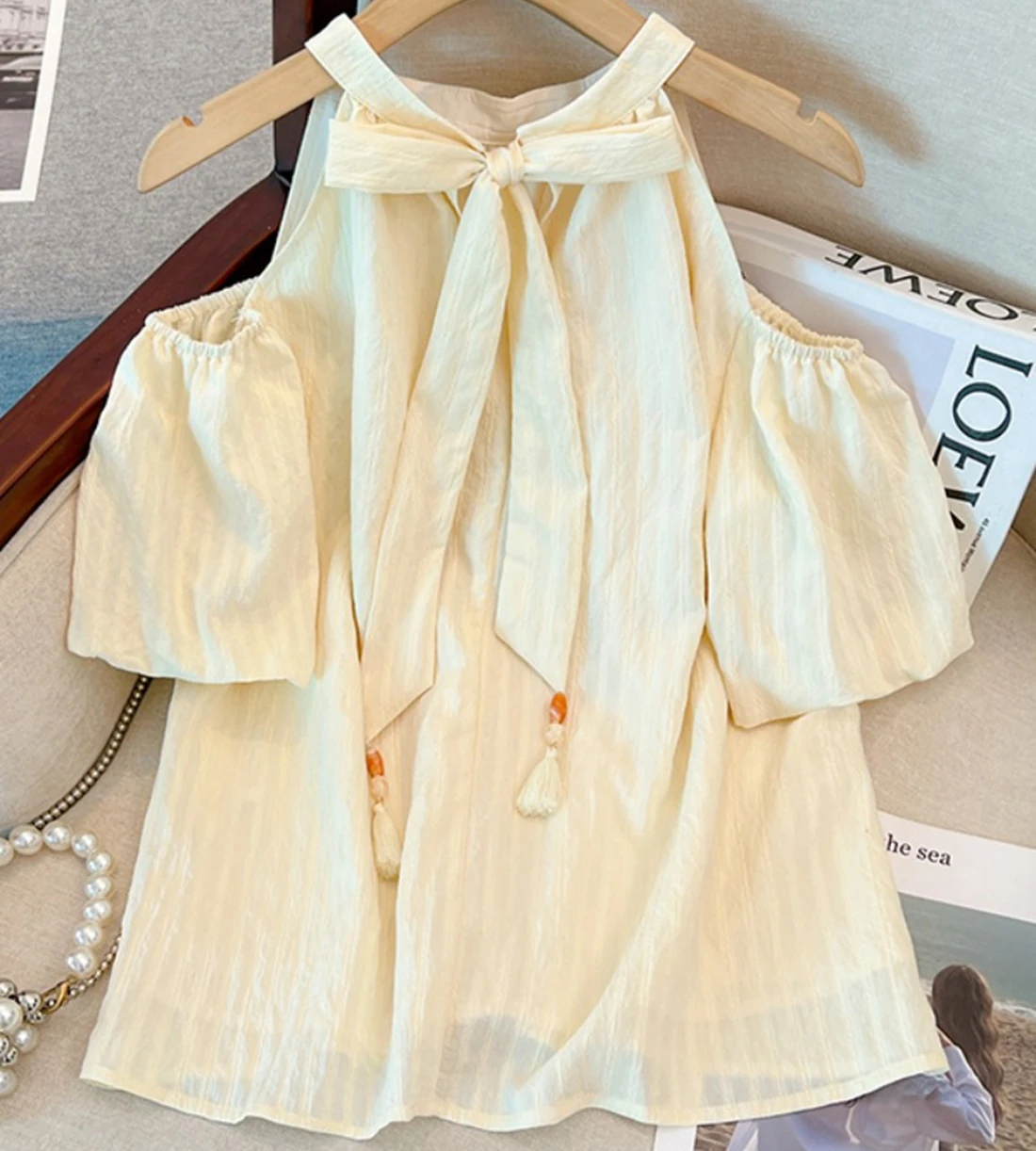Hanging Neck Chiffon Shirt Blouse Women's 2023 Summer New Fashion Solid Color Off Shoulder Bubble Sleeve Loose Top
Hanging Neck Chiffon Shirt Blouse Women's 2023 Summer New Fashion Solid Color Off Shoulder Bubble Sleeve Loose Top