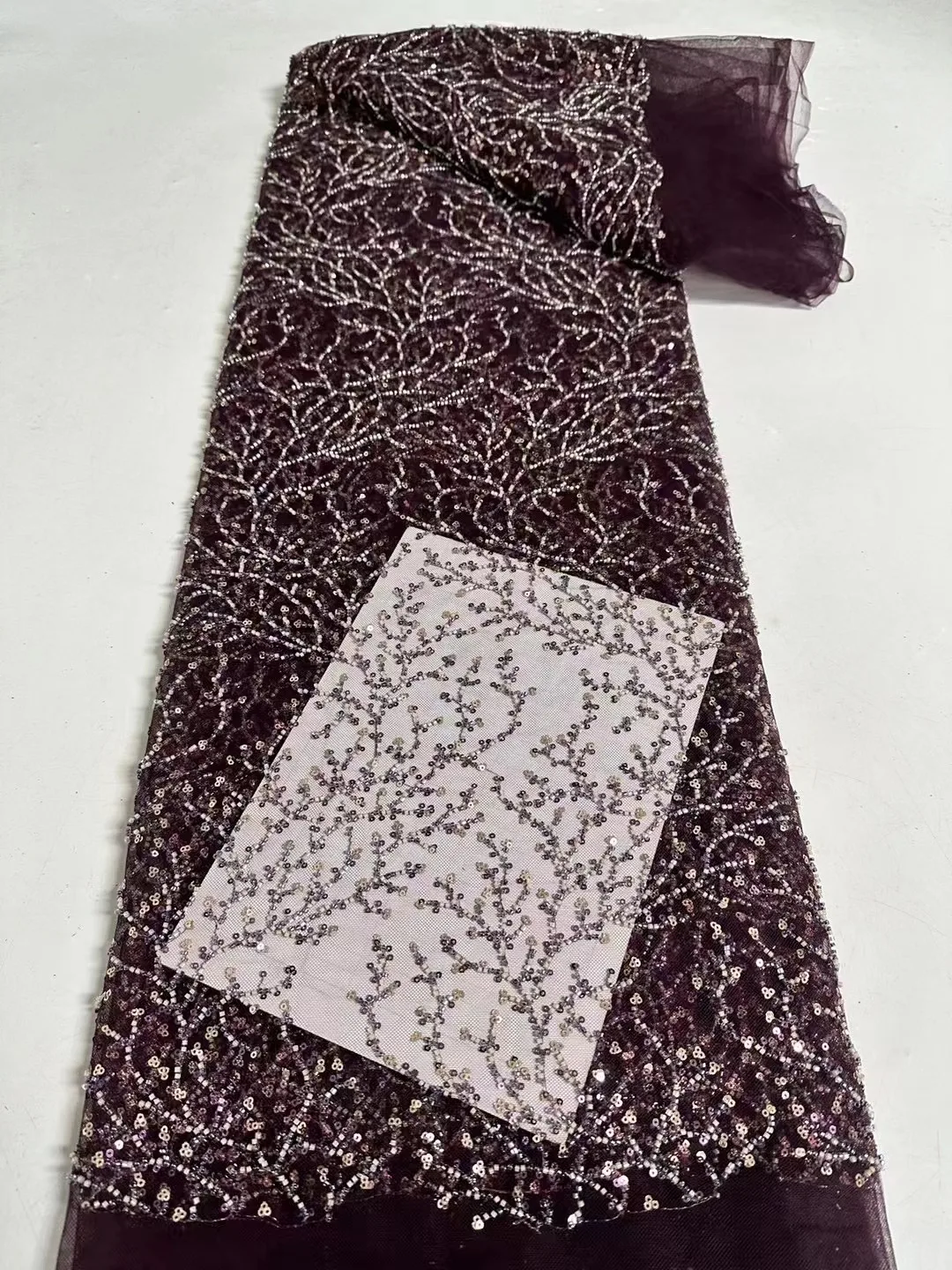 African Handmade Beads Laces Fabrics Luxury Nigerian Sequins Mesh Lace Fabric French Bride Heavy Lace For DIY Wedding
African Handmade Beads Laces Fabrics Luxury Nigerian Sequins Mesh Lace Fabric French Bride Heavy Lace For DIY Wedding