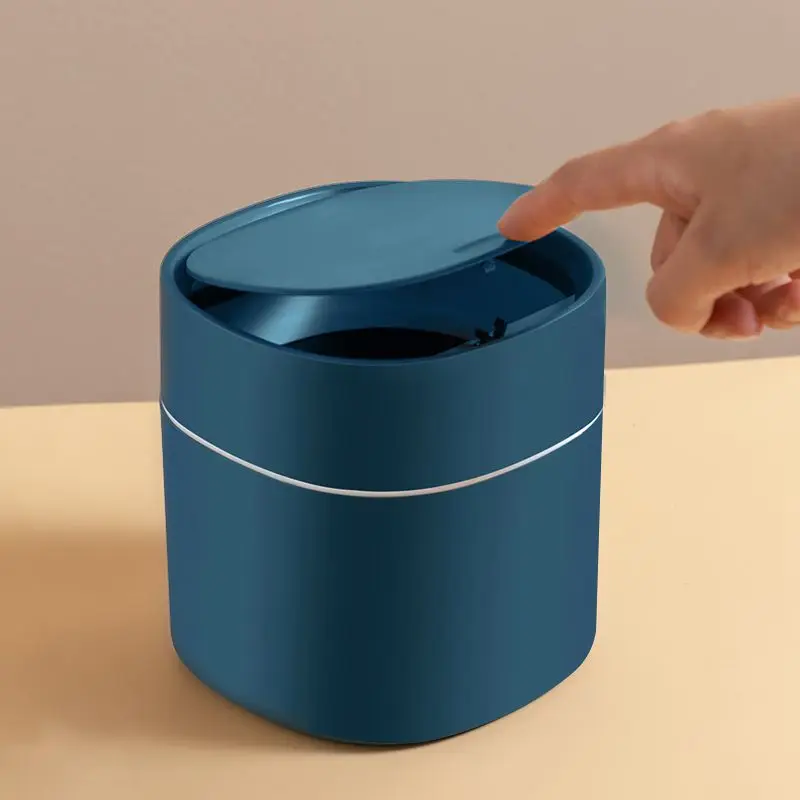 Мини мусорное ведро Кухня домашняя мусорная корзина Настольный Trashbox хранение мусора для гостиной небольшой отходов в мусорное ведро
Мини мусорное ведро Кухня домашняя мусорная корзина Настольный Trashbox хранение мусора для гостиной небольшой отходов в мусорное ведро