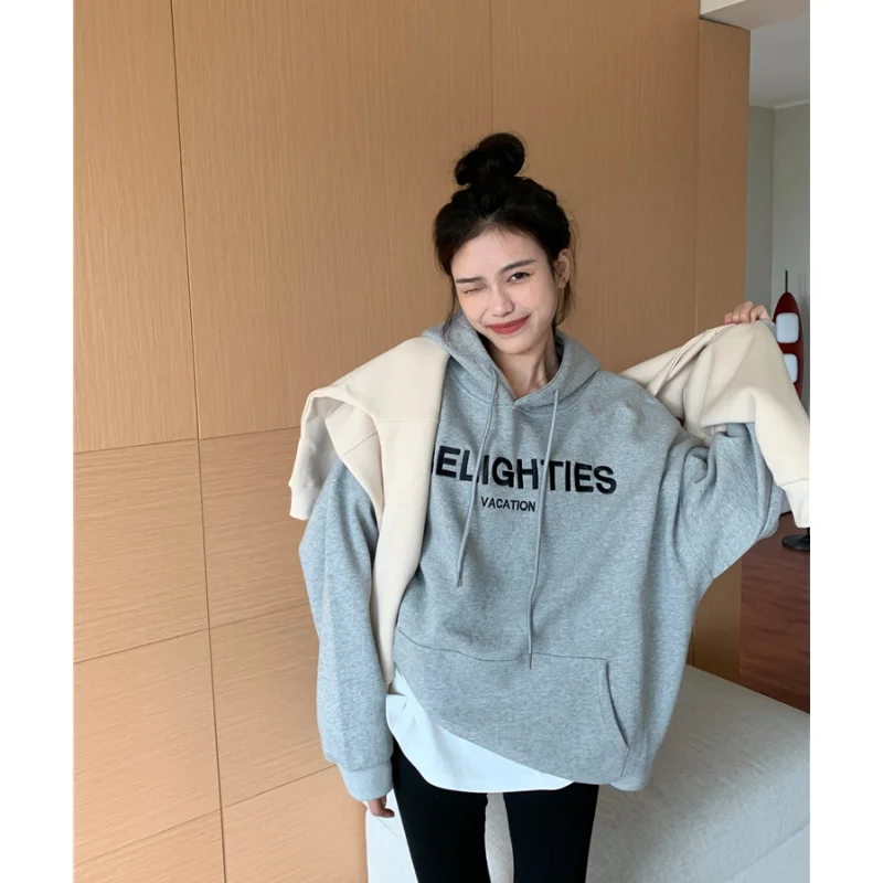 Women Grey Sweatshirt Printing Vintage Long Sleeve Korean Fashion Baggy Casual Y2K Style Autumn 2023 NEW Female Pullover Tops
Women Grey Sweatshirt Printing Vintage Long Sleeve Korean Fashion Baggy Casual Y2K Style Autumn 2023 NEW Female Pullover Tops