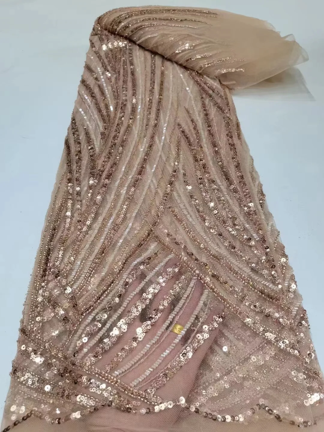 African Lace Fabric With Sequins Beaded French Tulle Lace Fabric High Quality Mesh Laces For Wedding Party Dress Material tc-310
African Lace Fabric With Sequins Beaded French Tulle Lace Fabric High Quality Mesh Laces For Wedding Party Dress Material tc-310