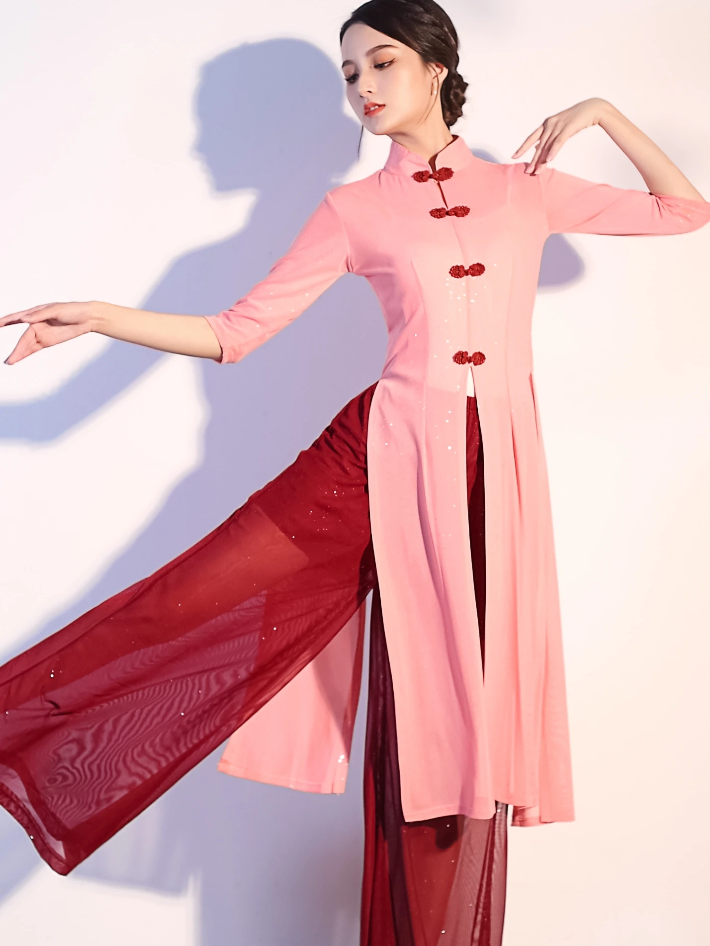 Classical Dance Body Charm Gauze Clothes Female Exercise Clothing Chinese Style Body Etiquette Cheongsam Skirt
Classical Dance Body Charm Gauze Clothes Female Exercise Clothing Chinese Style Body Etiquette Cheongsam Skirt