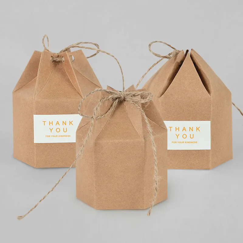 50pcs Creative Kraft Paper Candy Boxes Hexagon Shape Travel Gift Box Favours Candy Chocolate Cake Packaging Boxes Party Supplies
50pcs Creative Kraft Paper Candy Boxes Hexagon Shape Travel Gift Box Favours Candy Chocolate Cake Packaging Boxes Party Supplies