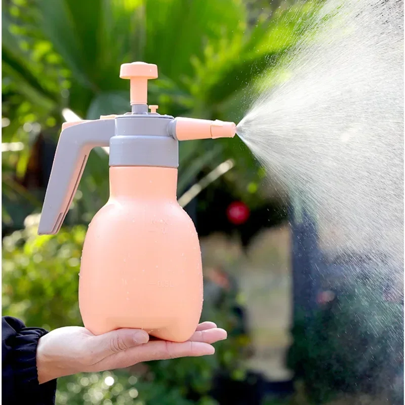 

Home Gardening Spray Bottle Pressurized Watering Can Multi-functional Water Sprayer Ideal for Flower Watering & Disinfection