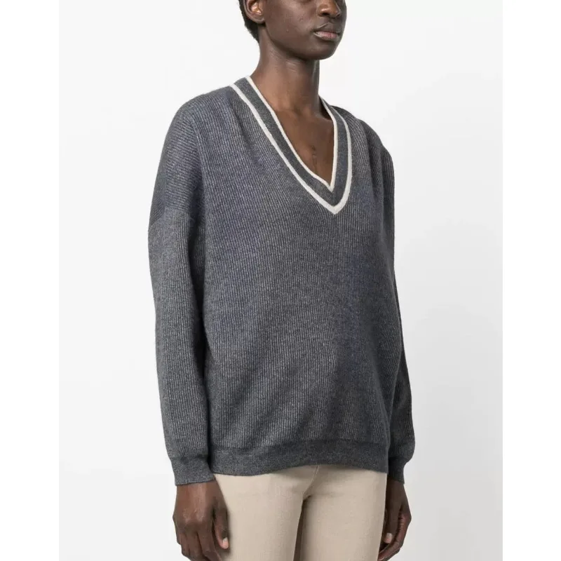 BC@ Sweater 2023 Autumn/winter New Alpaca Wool Blend Color Matching V-neck Basic Classic Knitted Top
BC@ Sweater 2023 Autumn/winter New Alpaca Wool Blend Color Matching V-neck Basic Classic Knitted Top